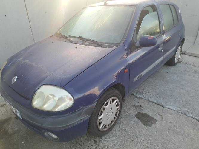 Image Pare boue avant droit - RENAULT CLIO 2