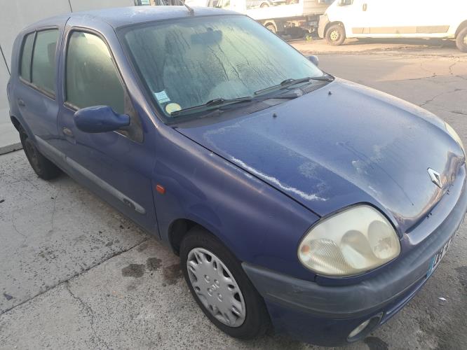 Image Pare boue avant droit - RENAULT CLIO 2