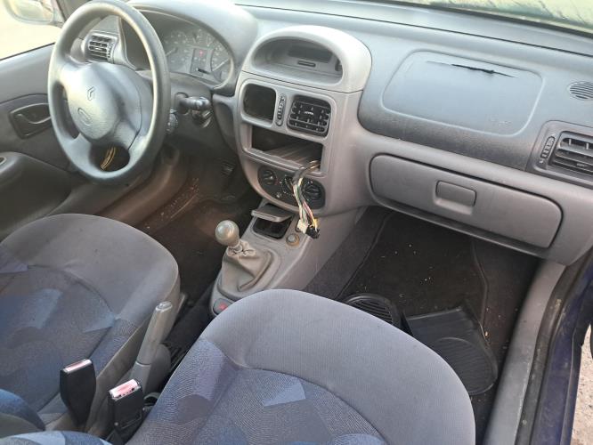 Image Pare boue avant droit - RENAULT CLIO 2