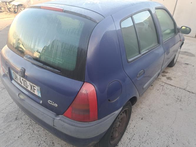Image Pare boue avant droit - RENAULT CLIO 2