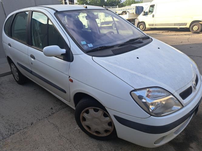 Image Pare choc avant - RENAULT SCENIC 1