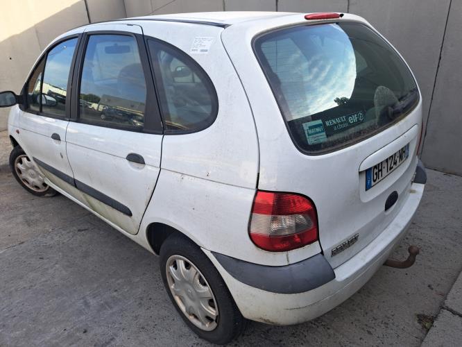 Image Pare choc avant - RENAULT SCENIC 1