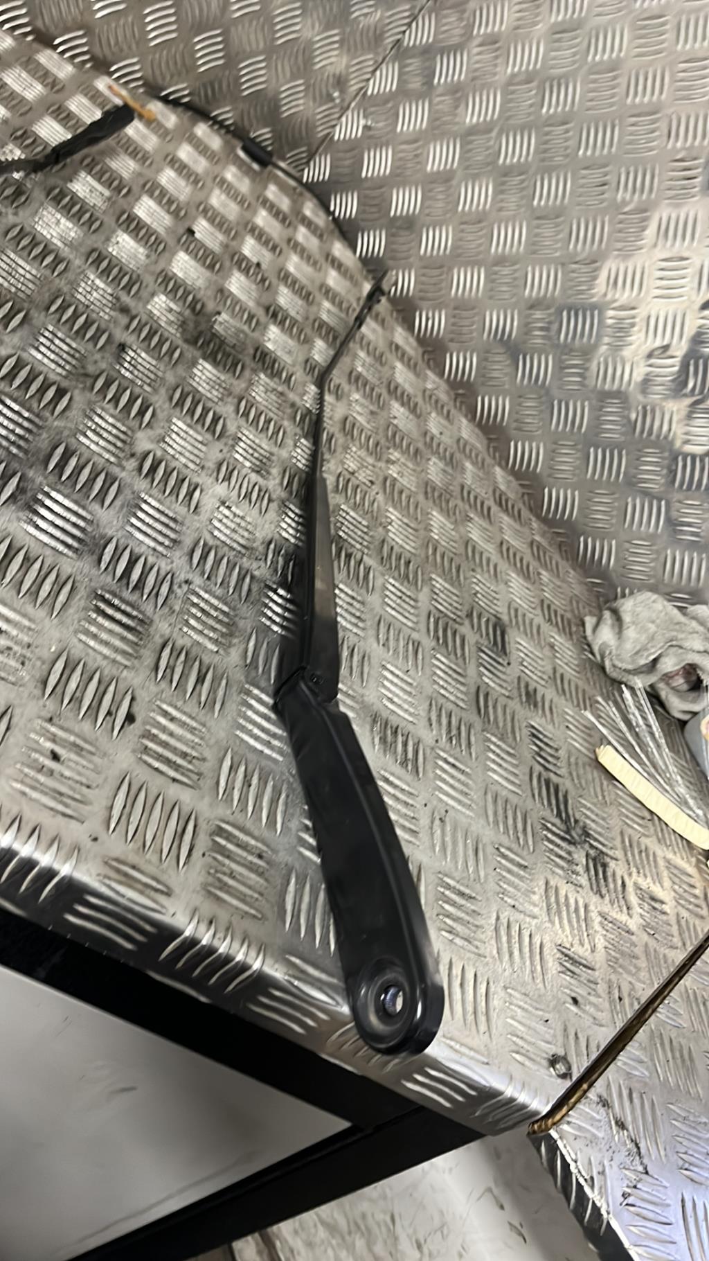 Bras essuie glace avant droit, BMW X1 F48 · Phase 2