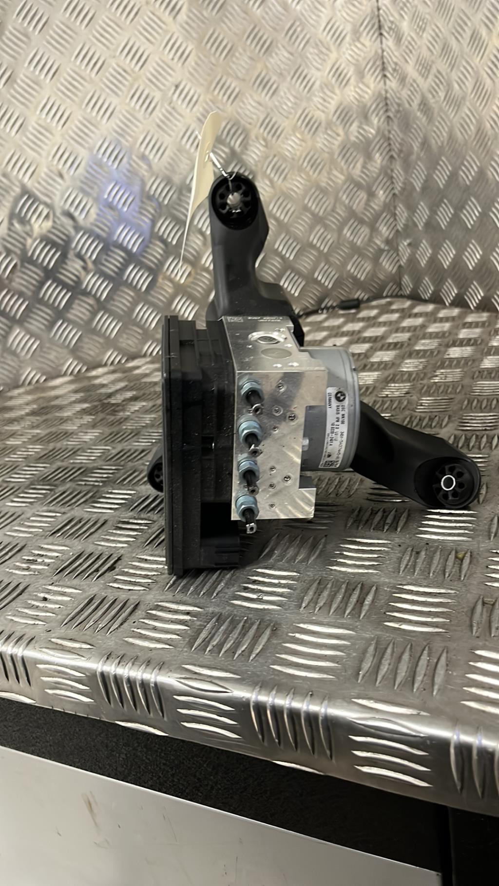 Bloc ABS (freins anti-blocage), BMW X1 F48 · Phase 2