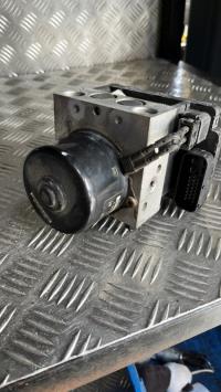 Bloc ABS (freins anti-blocage), Volkswagen Polo 3 · Phase 2