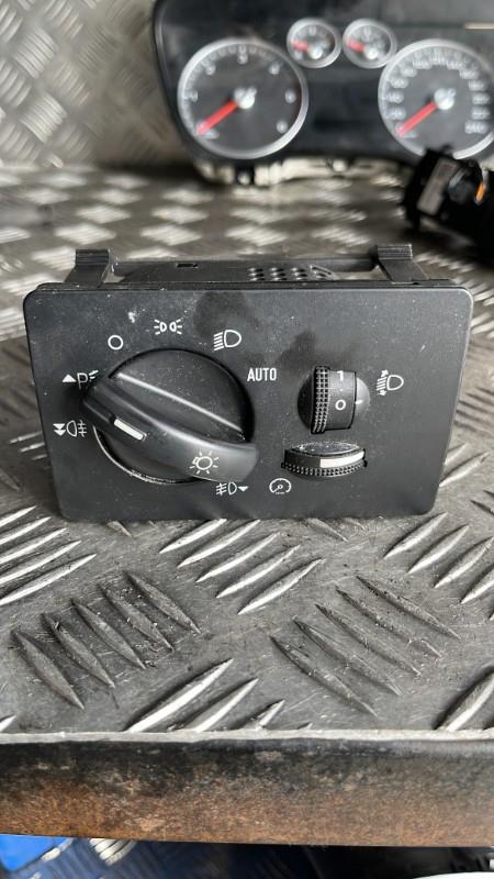 Commande de phare, Ford Focus 2 · Phase 1