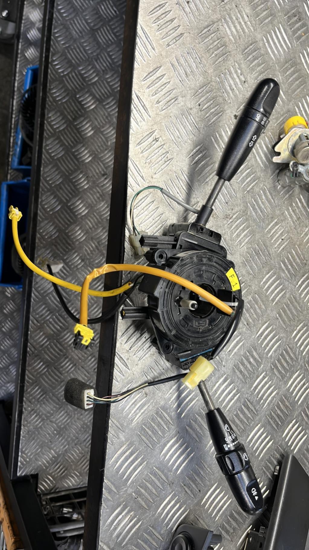 Com (Bloc Contacteur Tournant+Commodo Essuie Glace+Commodo Phare), Chevrolet Aveo 1