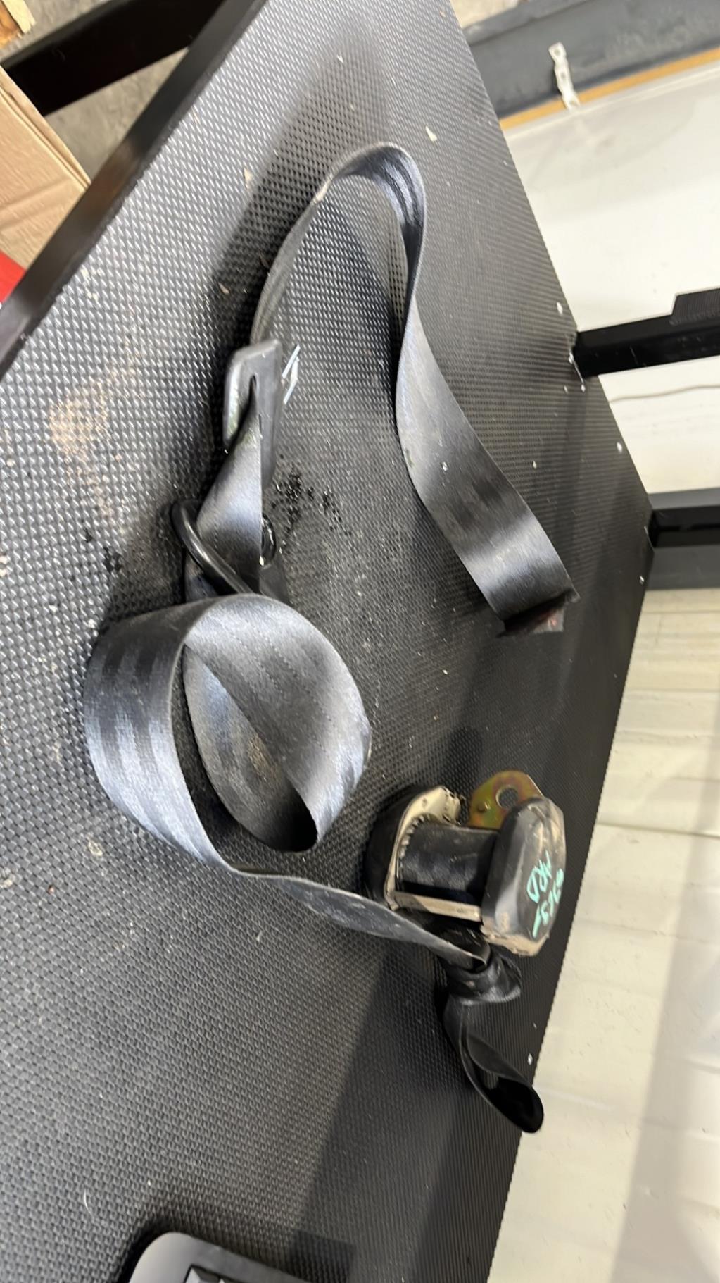 Ceinture arrière droit, Citroën AX · Phase 1