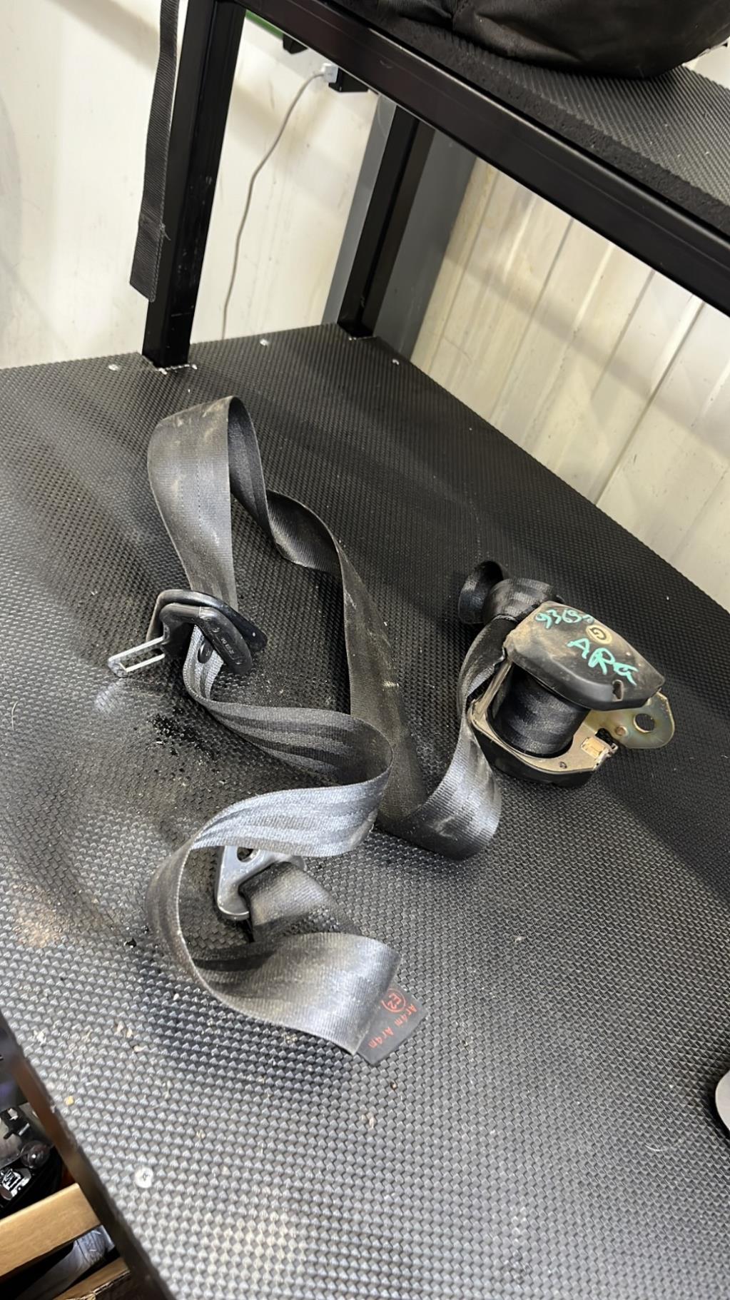 Ceinture arrière gauche, Citroën AX · Phase 1