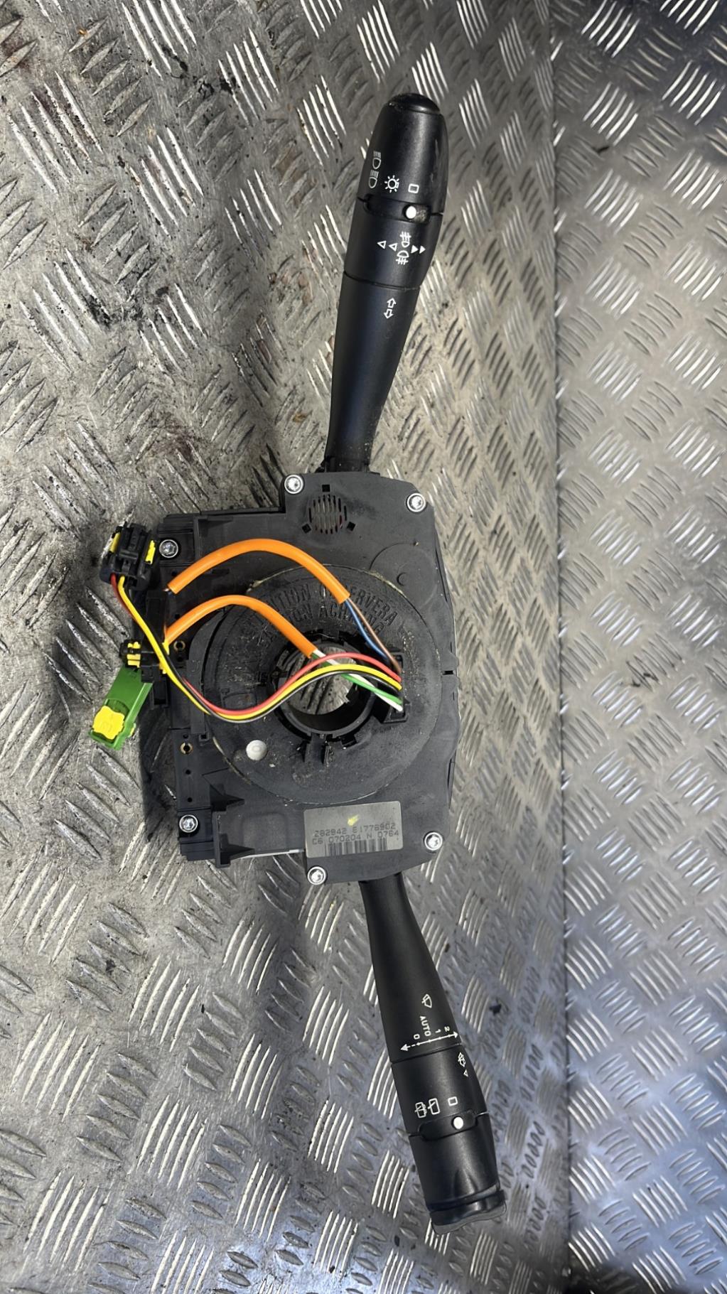 Com (Bloc Contacteur Tournant+Commodo Essuie Glace+Commodo Phare), Citroën C3 1 · Phase 1