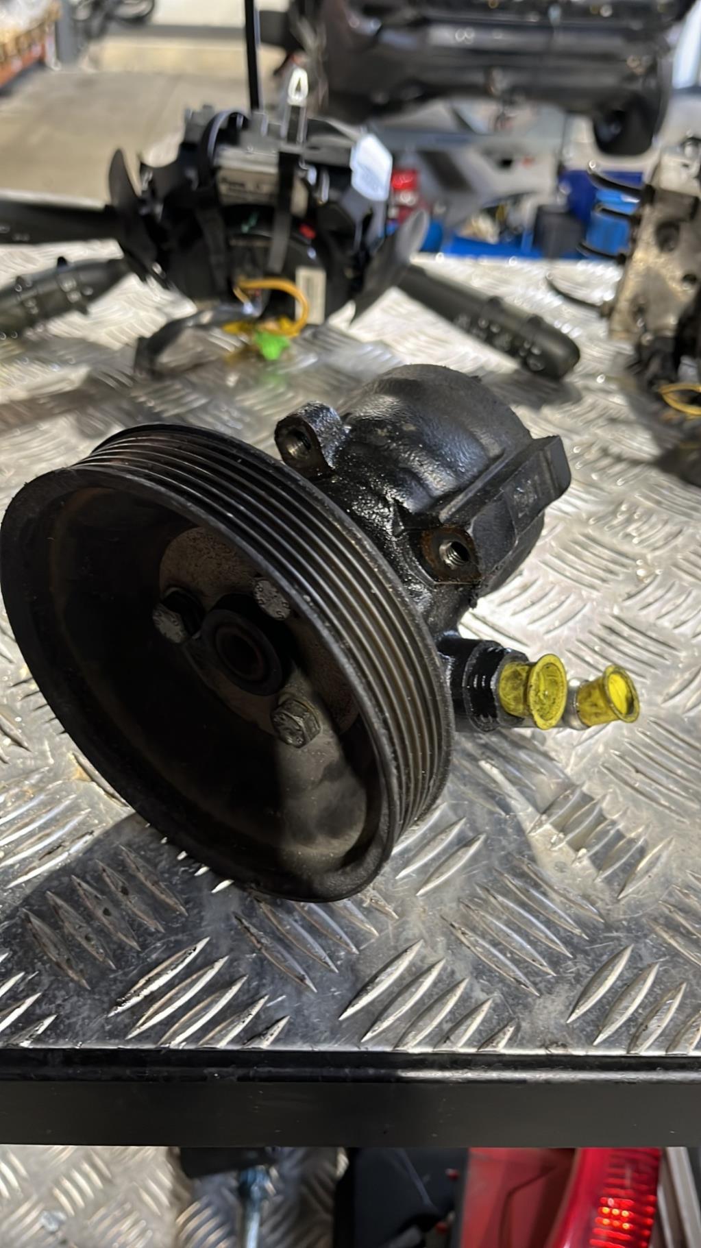 Pompe de direction, Alfa Romeo 147 · Phase 1
