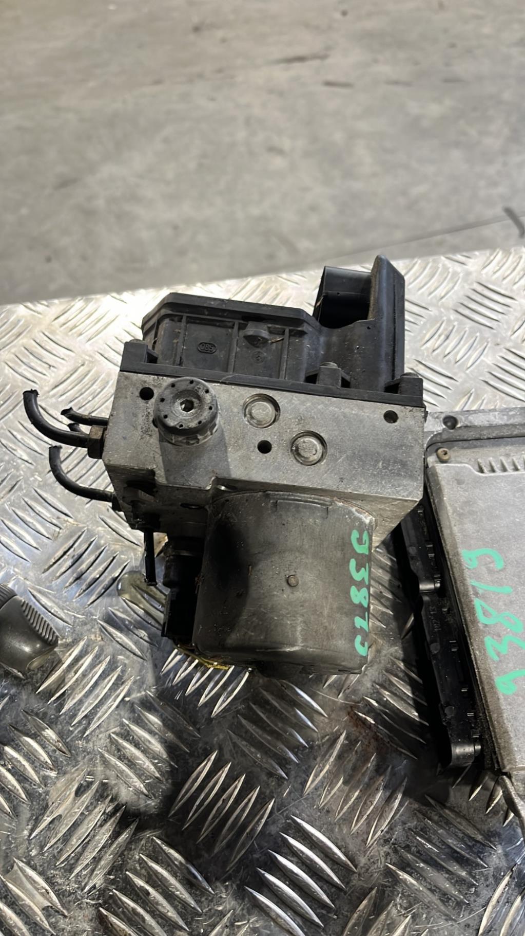 Bloc ABS (freins anti-blocage), Alfa Romeo 147 · Phase 1