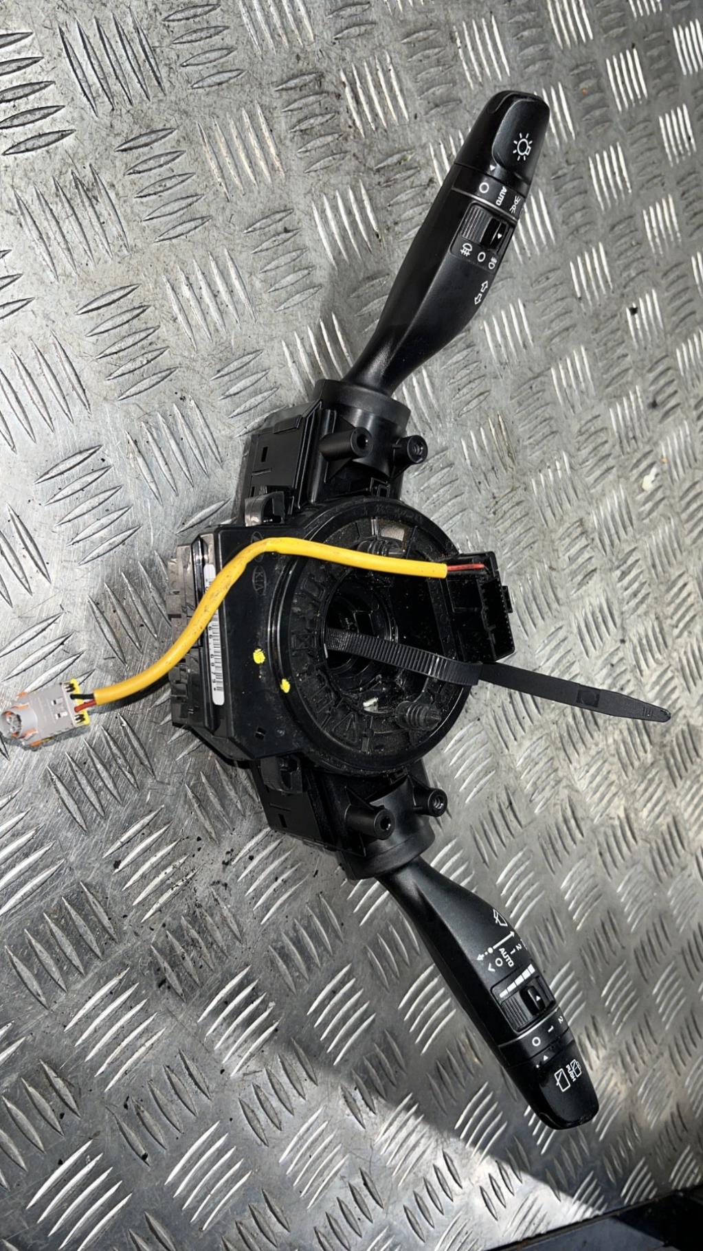 Com (Bloc Contacteur Tournant+Commodo Essuie Glace+Commodo Phare), Hyundai Tucson 2 · Phase 1