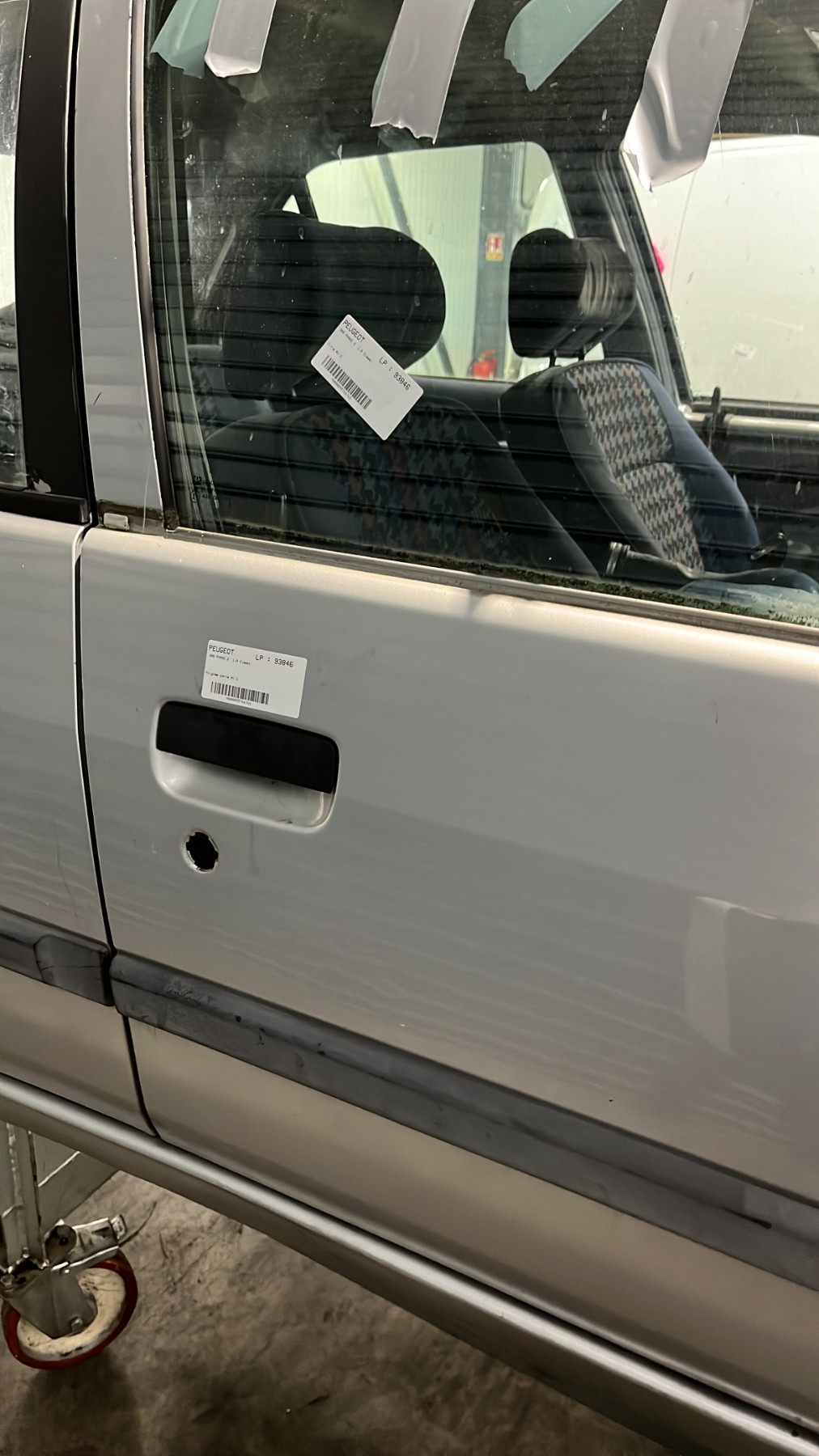 Porte Avant Droit D’occasion Pour Peugeot 306 Phase 2 - Bon état - Garantie 6 Mois