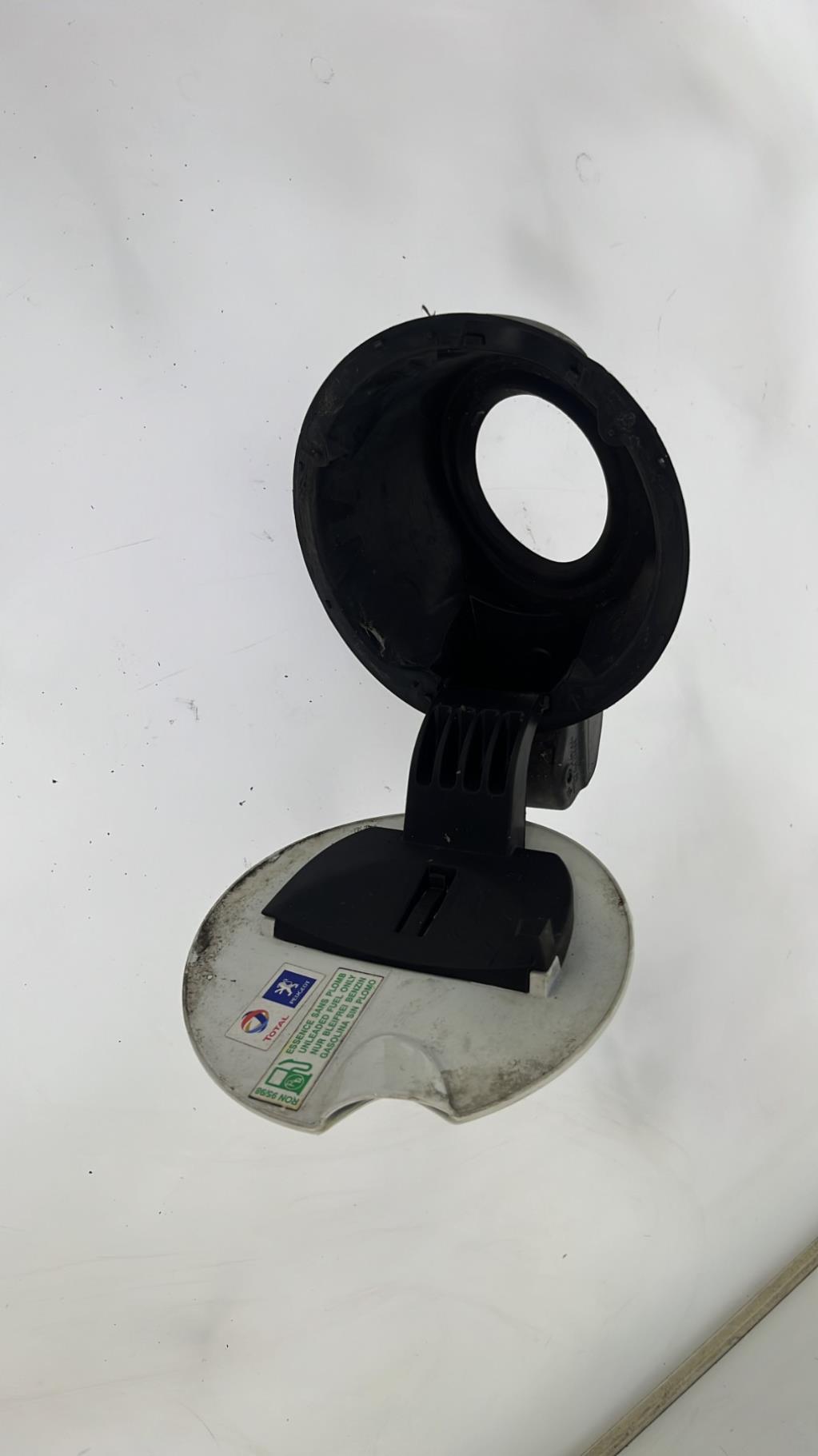 Trappe d'essence, Peugeot 207 · Phase 2