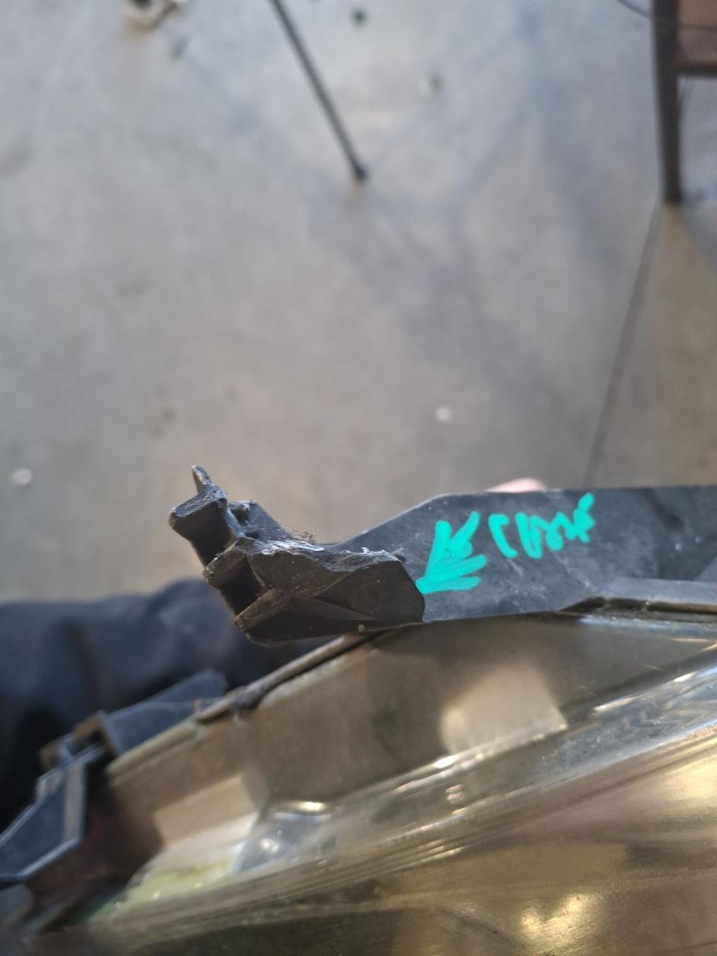 Optique avant principal droit (feux)(phare), Peugeot 107 · Phase 1