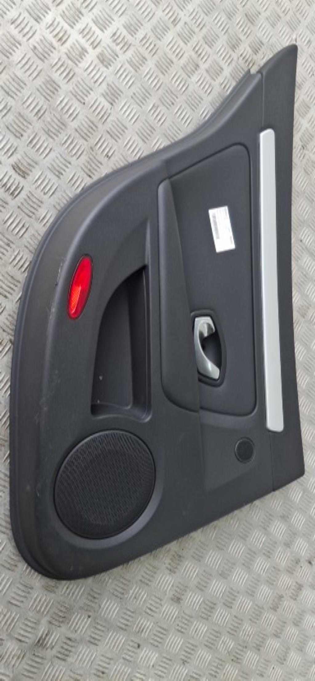 Panneau de porte arrière gauche, Renault Laguna 3 · Phase 1