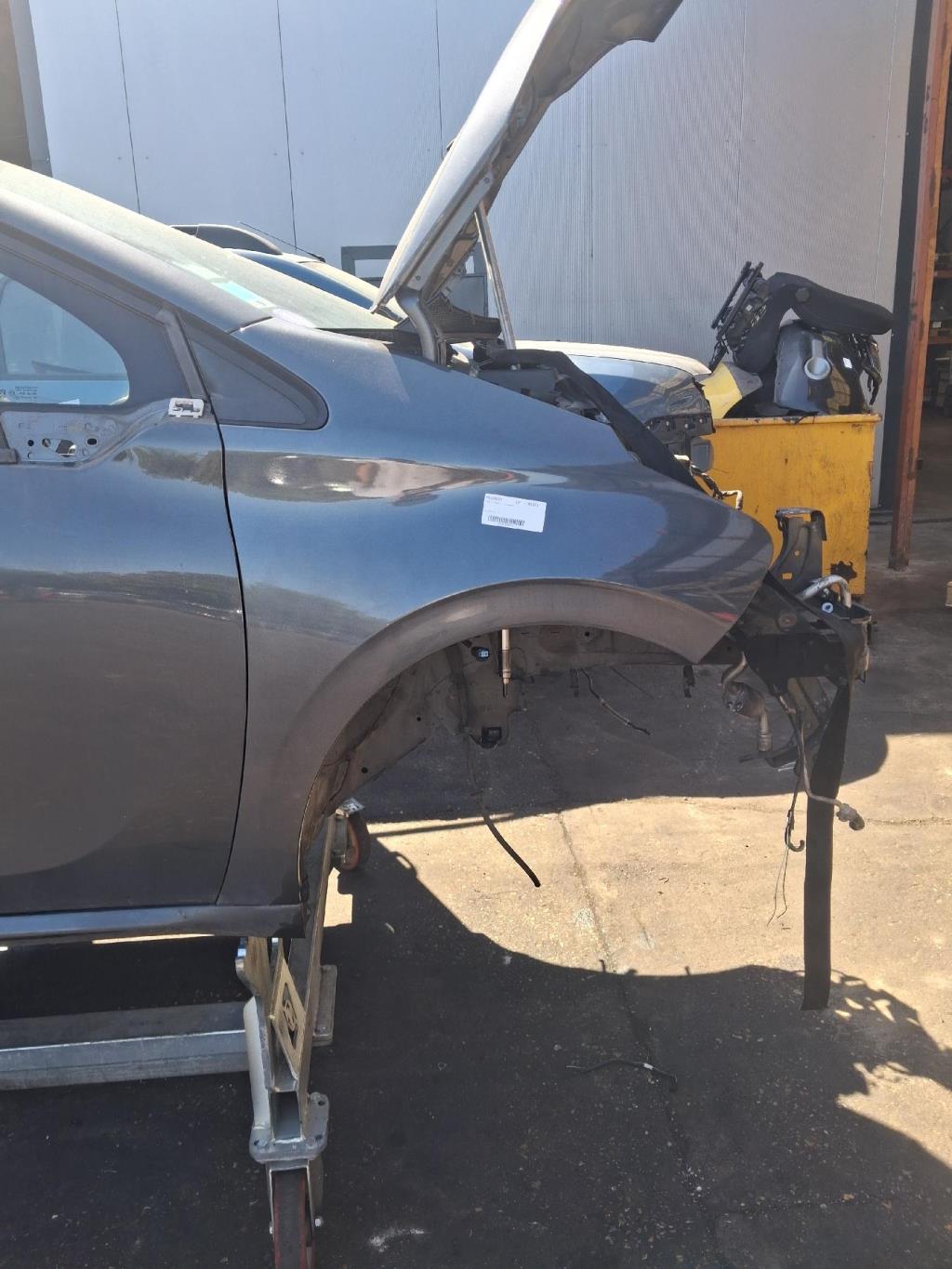 Aile avant droit, Peugeot 208 1 · Phase 1