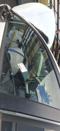 Vitre avant gauche, Ford Fiesta 6 · Phase 1