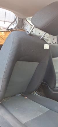 Siège avant gauche, Ford Fiesta 6 · Phase 1