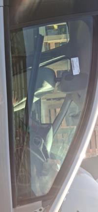 Vitre avant droit, Renault Clio 3 · Phase 1