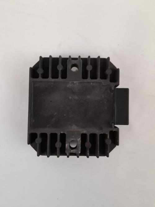 pièce détachée occasion Regulateur charge batterie