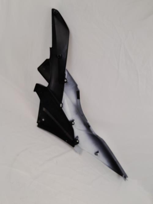 pièce détachée occasion Cache lateral droit