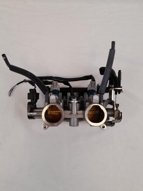 pièce détachée occasion Rampe d'injection YAMAHA