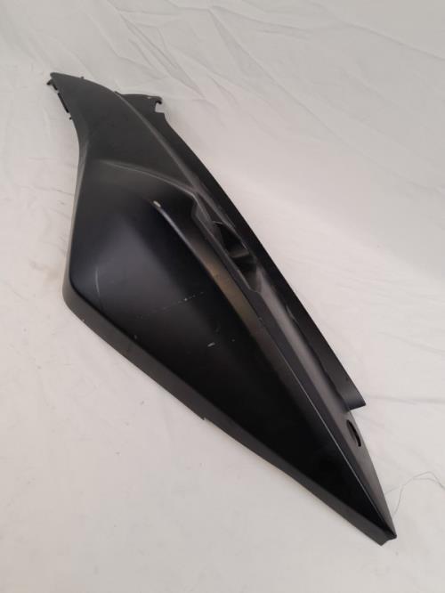 pièce détachée occasion Cache carenage coque arriere gauche KYMCO