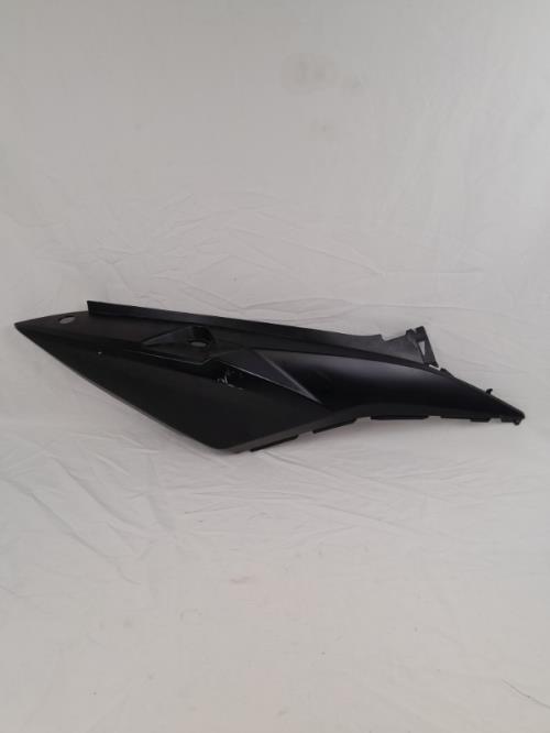 pièce détachée occasion Cache carenage coque arriere droit KYMCO