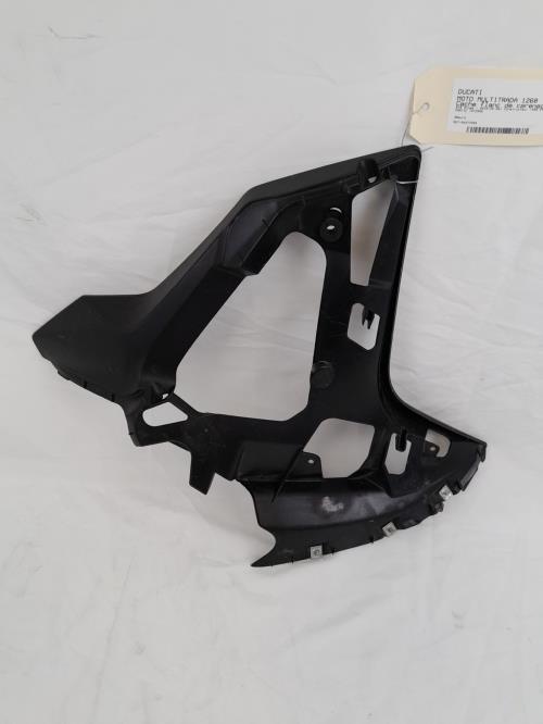 pièce détachée occasion Cache flanc de carenage gauche DUCATI
