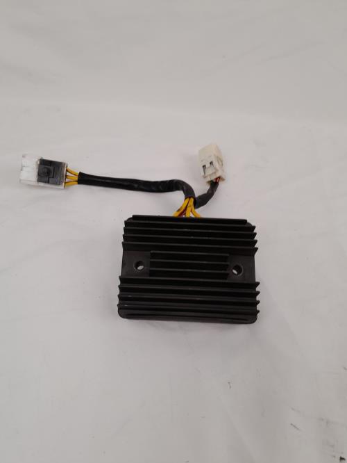 pièce détachée occasion Regulateur charge batterie PIAGGIO