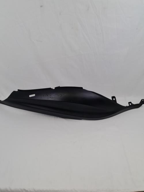 pièce détachée occasion Cache carenage coque arriere droit PIAGGIO