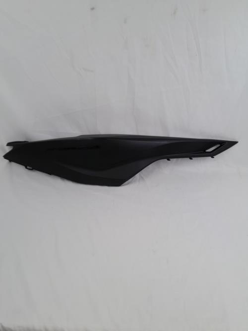 pièce détachée occasion Cache carenage coque arriere droit HONDA