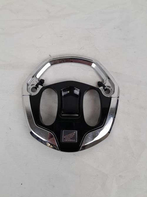 pièce détachée occasion Cache guidon inferieur HONDA