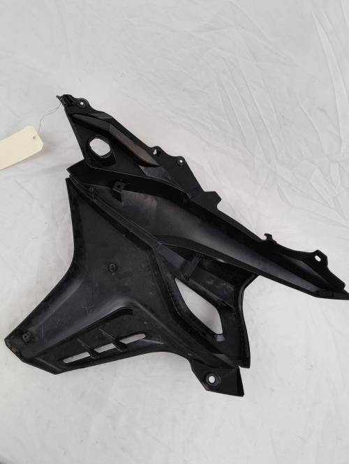 pièce détachée occasion cache carenage face avant droit