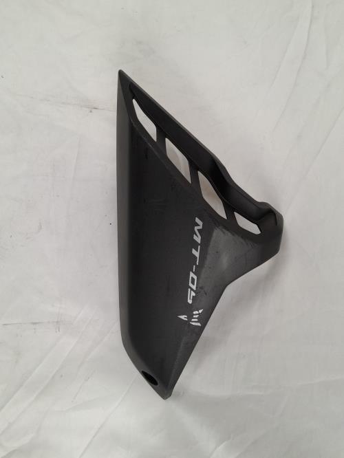 pièce détachée occasion Cache carenage ecope gauche YAMAHA