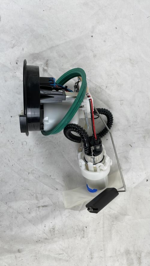 pièce détachée occasion Pompe + jauge à essence BMW