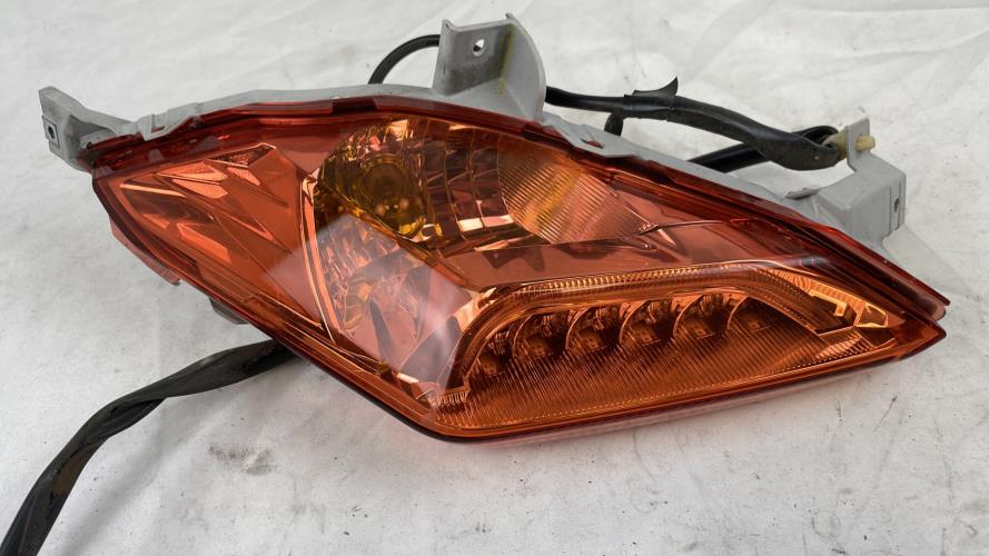 pièce détachée occasion Bloc feu + clignotant ar droit