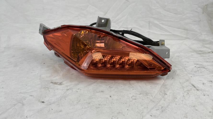 pièce détachée occasion Bloc feu + clignotant ar droit YAMAHA
