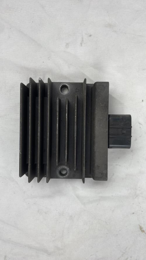 pièce détachée occasion Regulateur charge batterie YAMAHA