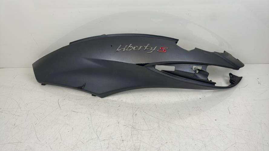 pièce détachée occasion Cache carenage coque arriere gauche PIAGGIO