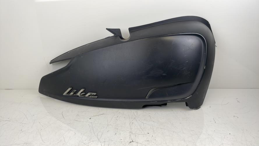 pièce détachée occasion Cache carenage coque arriere droit KYMCO