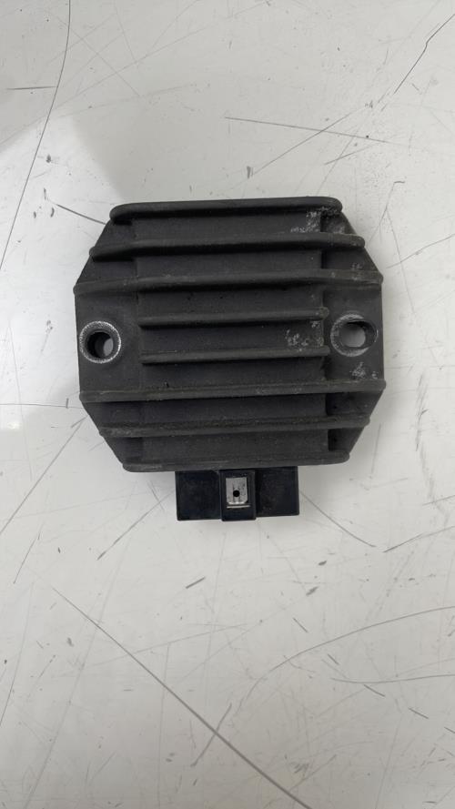 pièce détachée occasion Regulateur charge batterie PIAGGIO