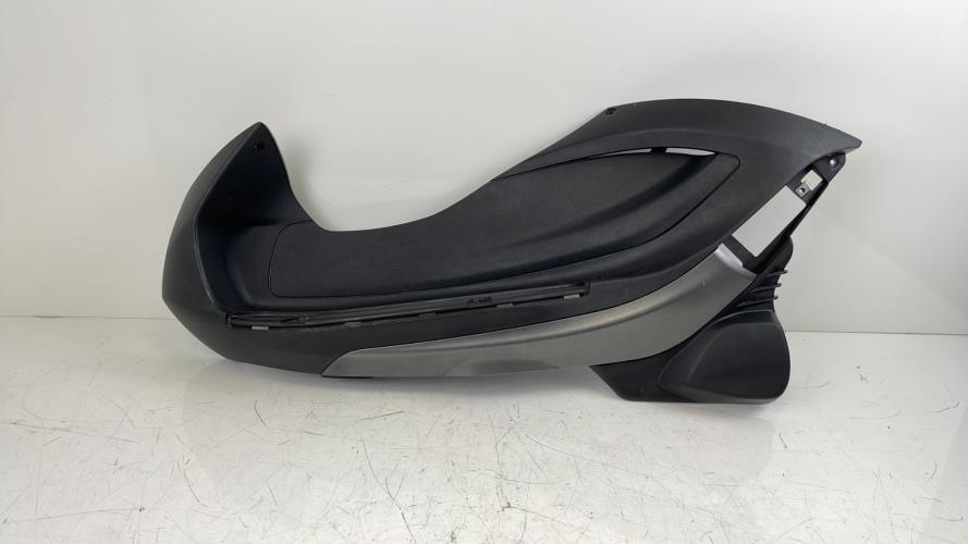 pièce détachée occasion Plancher marche pied gauche PIAGGIO