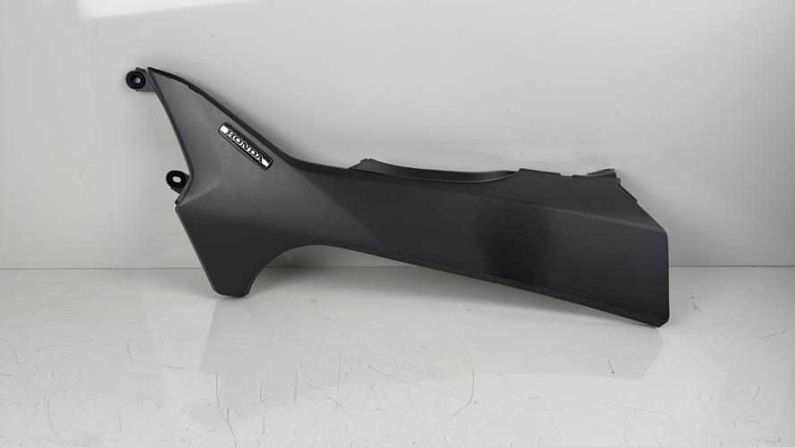pièce détachée occasion Cache lateral droit HONDA