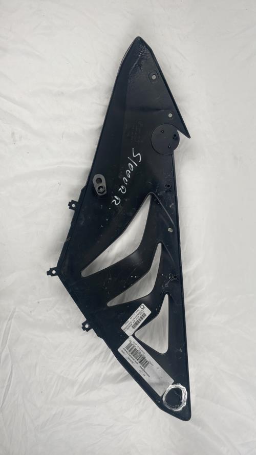 pièce détachée occasion Cache flanc de carenage droit