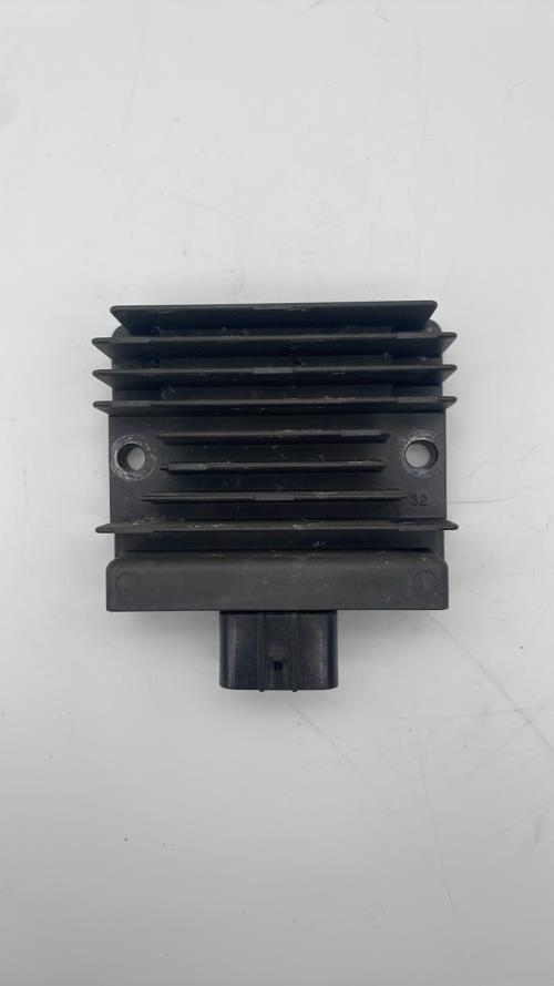 pièce détachée occasion Regulateur charge batterie YAMAHA