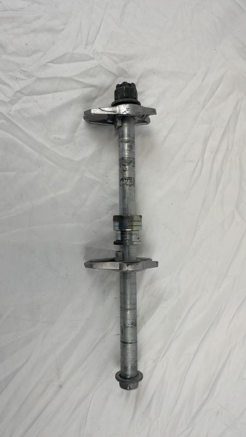 pièce détachée occasion Axe de roue arriere KAWASAKI