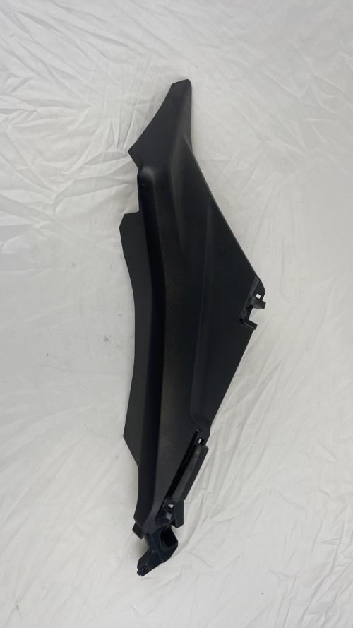 pièce détachée occasion Cache lateral droit YAMAHA